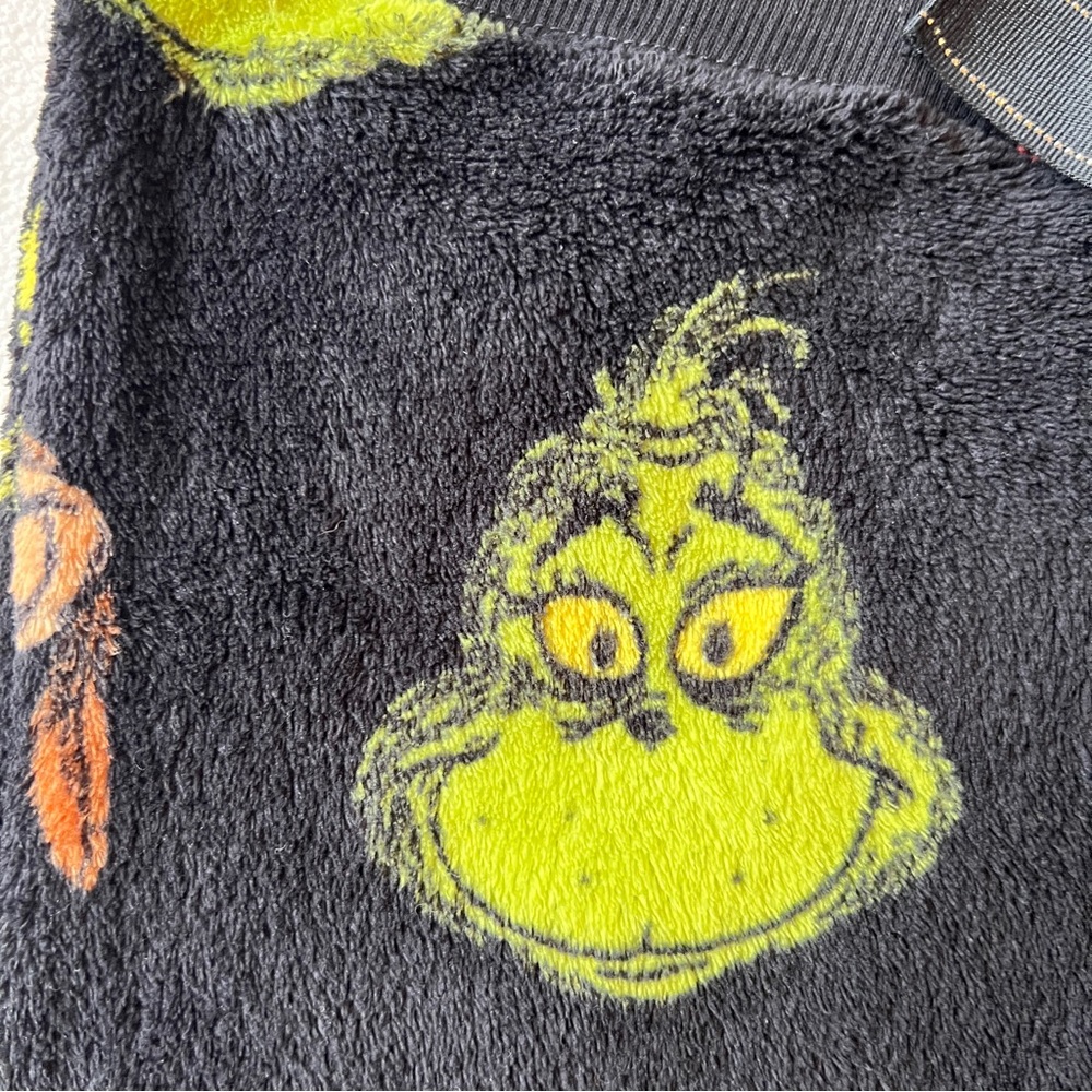 Dr. Seuss Pajama Pants Women's Size M Grinch & Cindy Lou Print Black - Picture 8 of 13